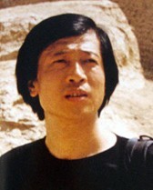 艺术家周尊圣照片